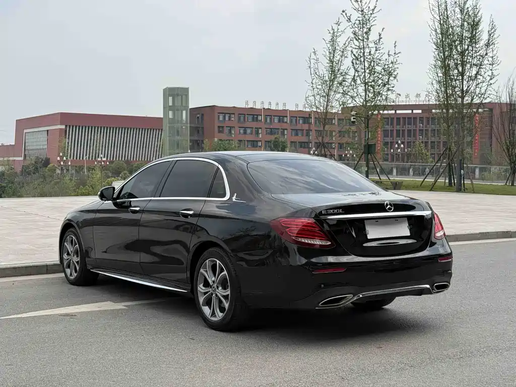 Mercedes-Benz E-Class 2020 — фото 23