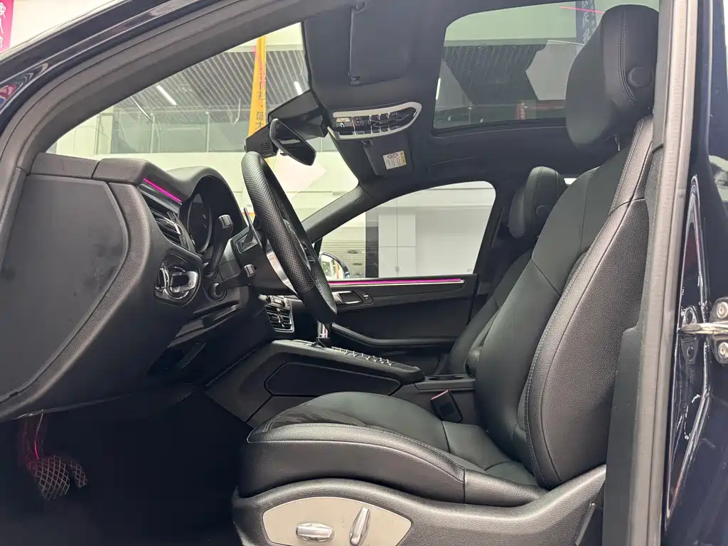 Porsche Macan 2019 — фото 10
