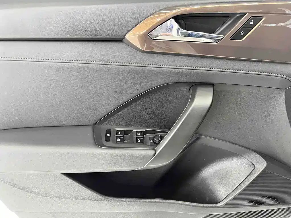 Volkswagen Tharu 2022 — фото 10