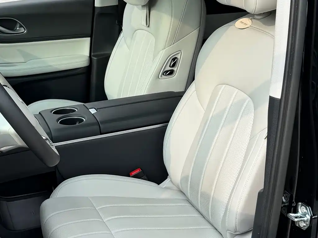 Voyah Dreamer 2026 — фото 4