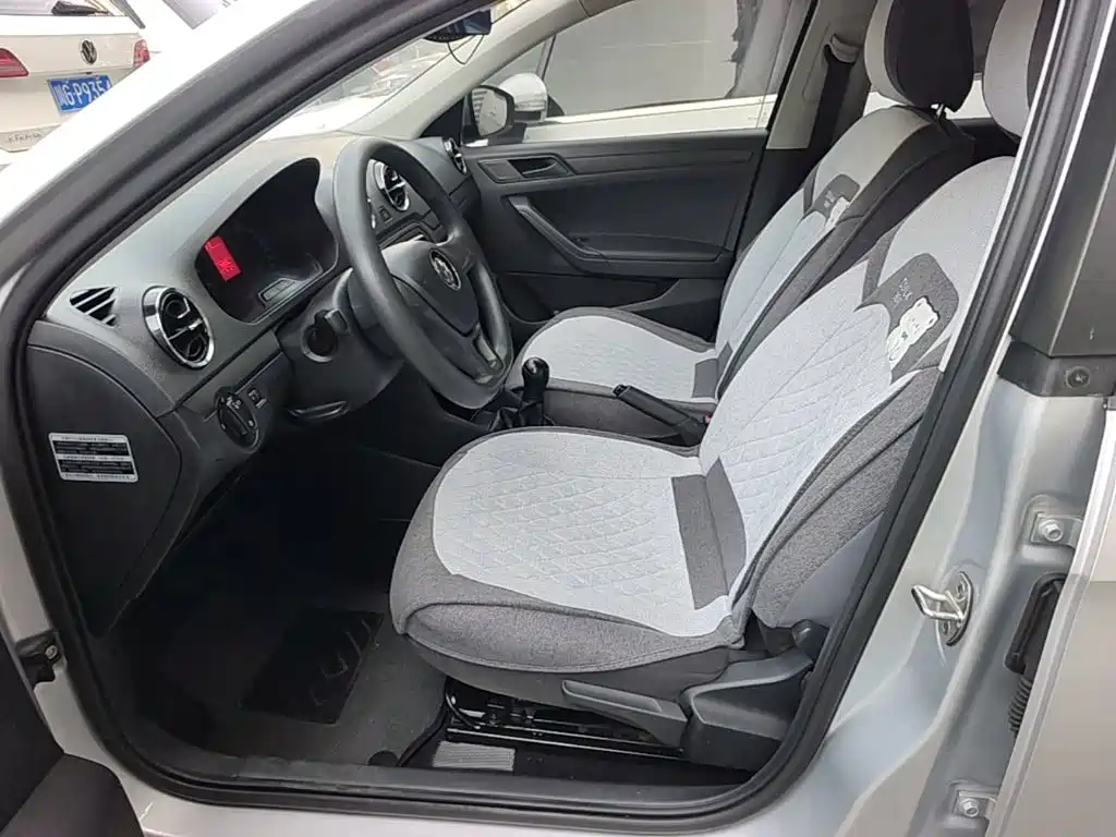 Volkswagen Jetta 2017 — фото 15