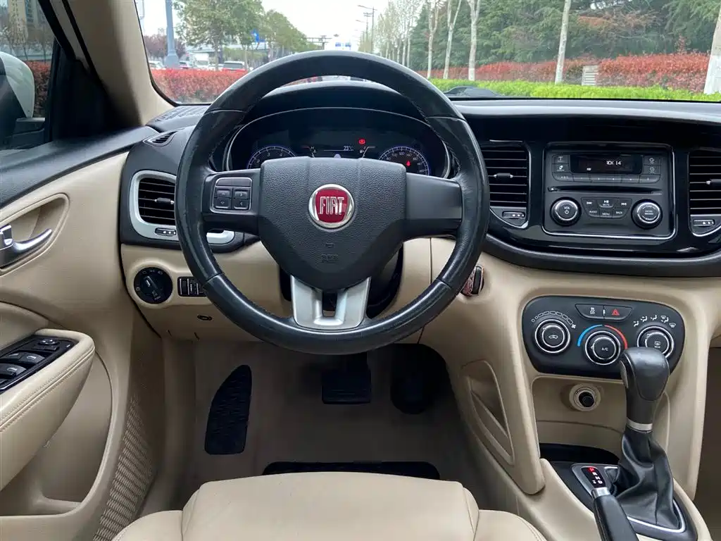 Fiat Viaggio 2014 — фото 8