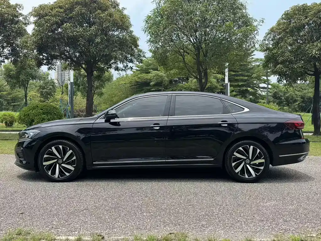Volkswagen Passat 2022