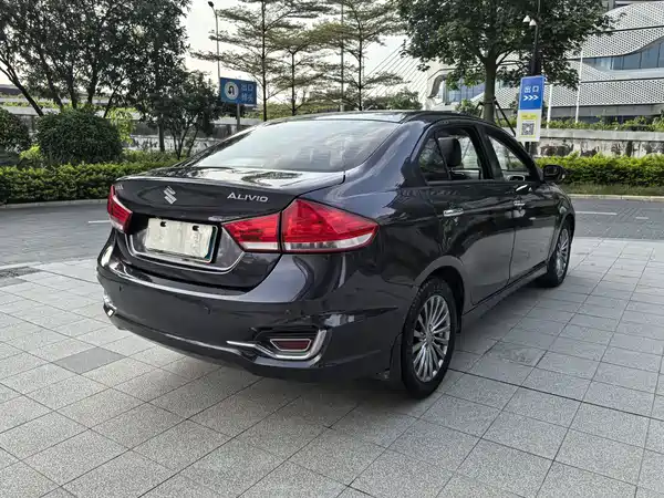 Suzuki Qiyue 2016