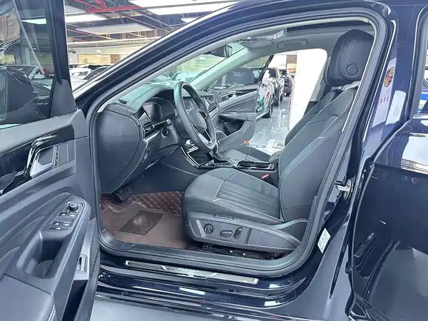 Volkswagen Passat 2024