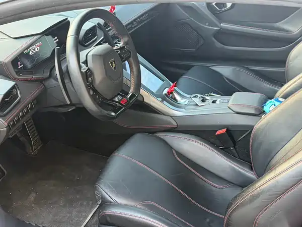 Lamborghini Huracan 2021