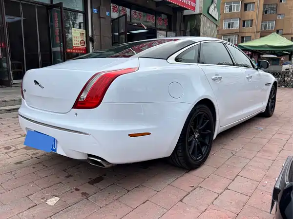 Jaguar XJ 2012
