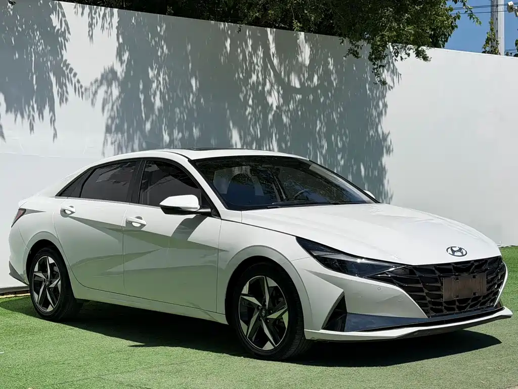 Hyundai Elantra 2023