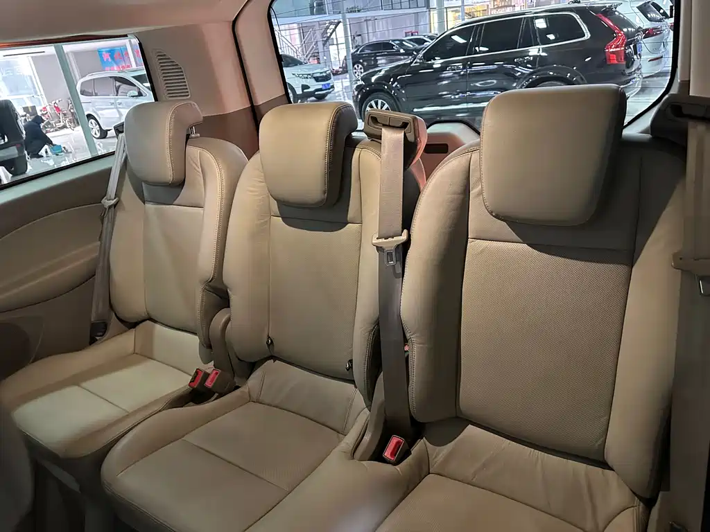 Ford Tourneo 2017 — фото 11