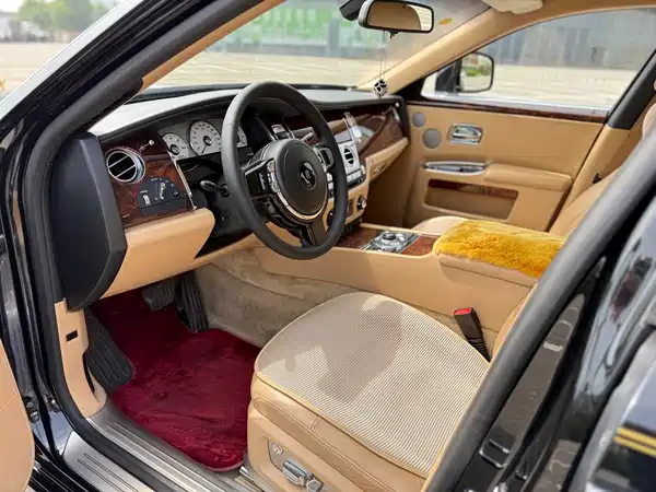 Rolls-Royce Ghost 2010