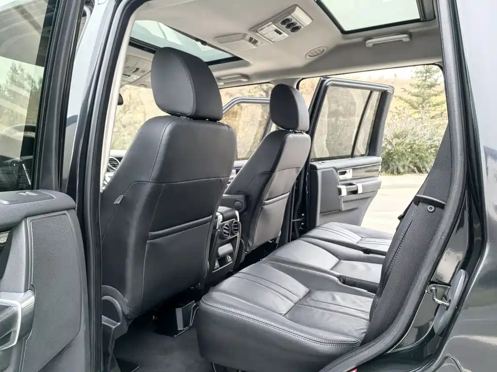 Land Rover Discovery 2011 — фото 12