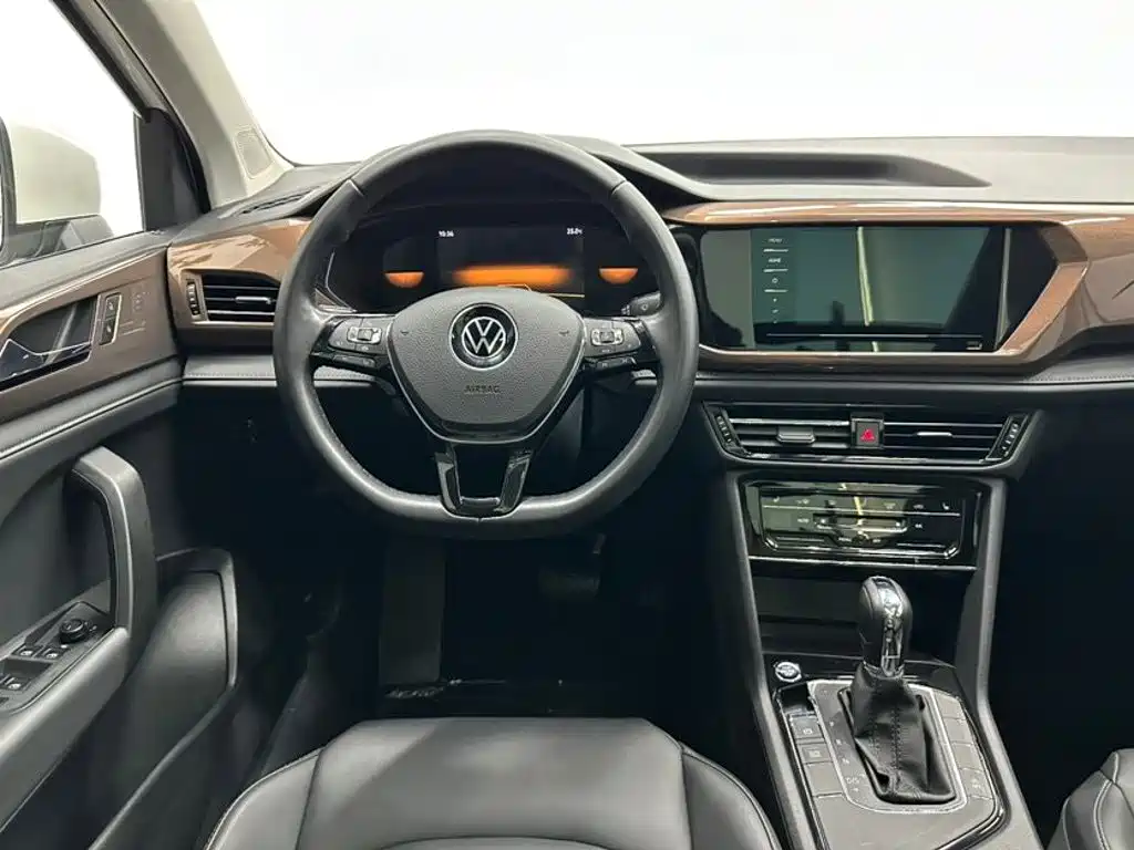 Volkswagen Tharu 2023 — фото 11