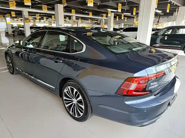 Volvo S90 2024