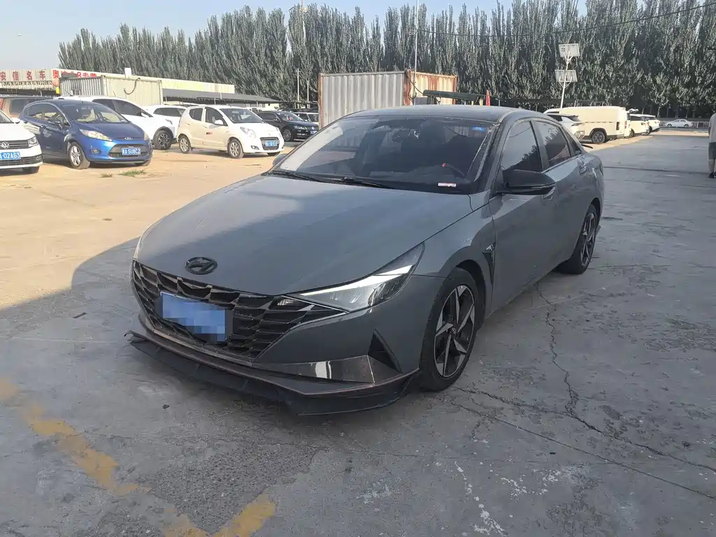 Hyundai Elantra 2022
