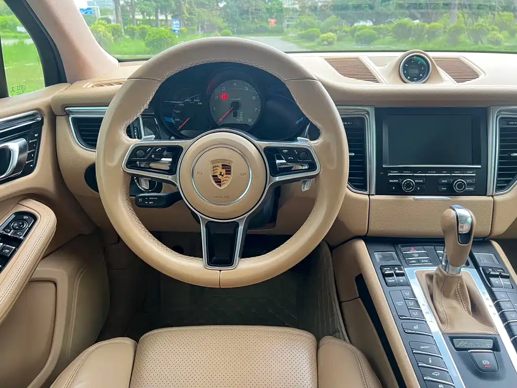 Porsche Macan 2016 — фото 11