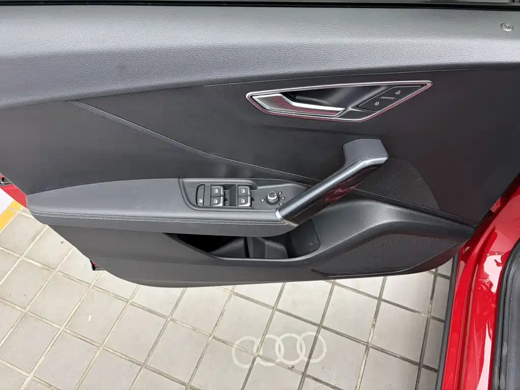 Audi Q2L 2022 — фото 16