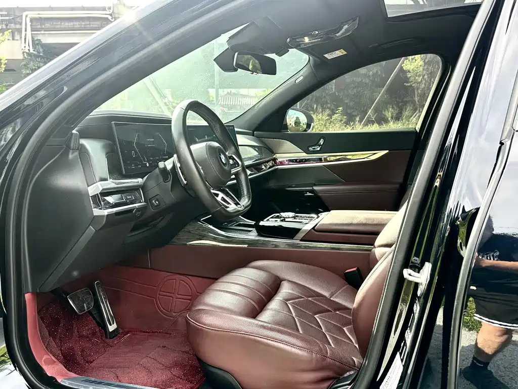 BMW 7 Series 2024 — фото 10