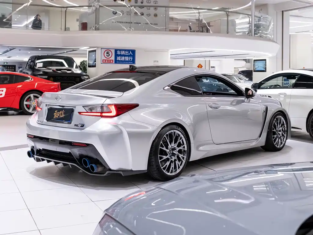 Lexus RC F 2016 — фото 7