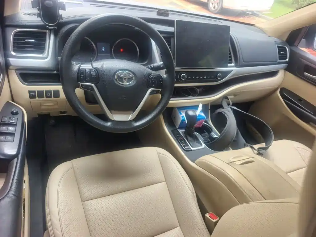 Toyota Highlander 2018 — фото 13