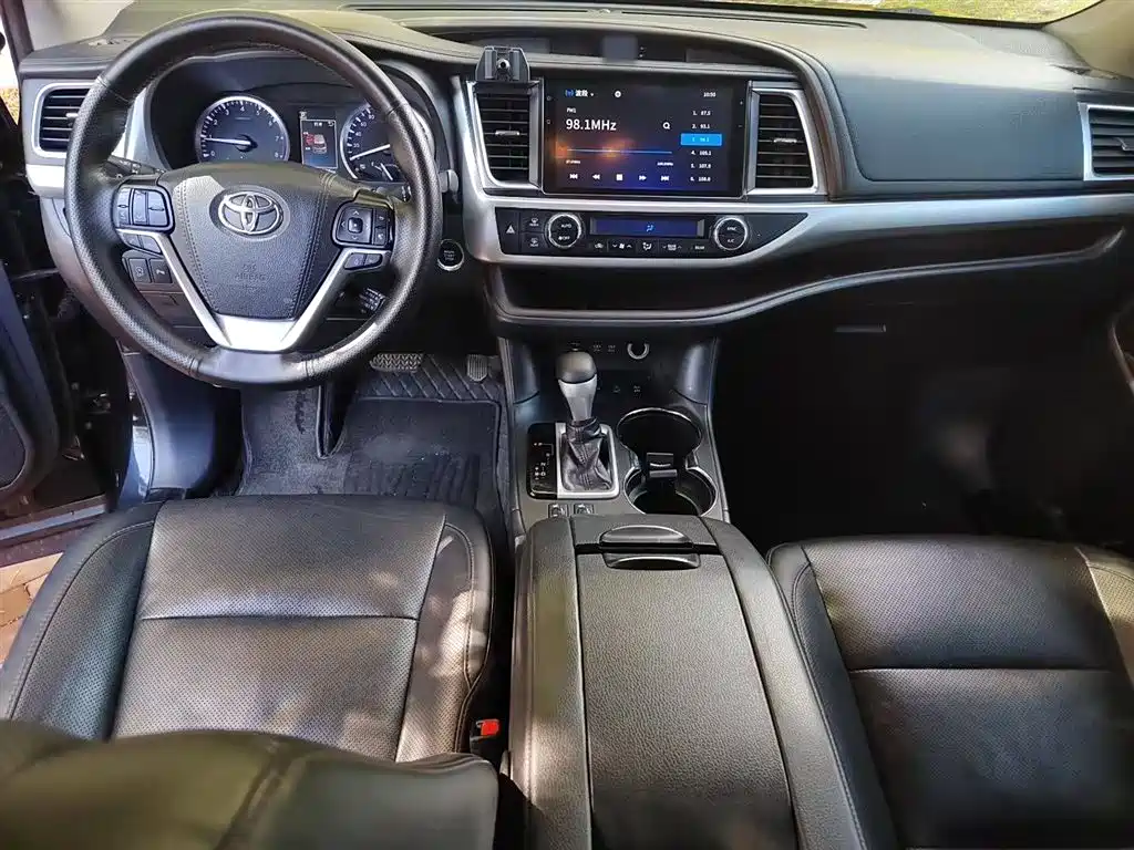Toyota Highlander 2020 — фото 12