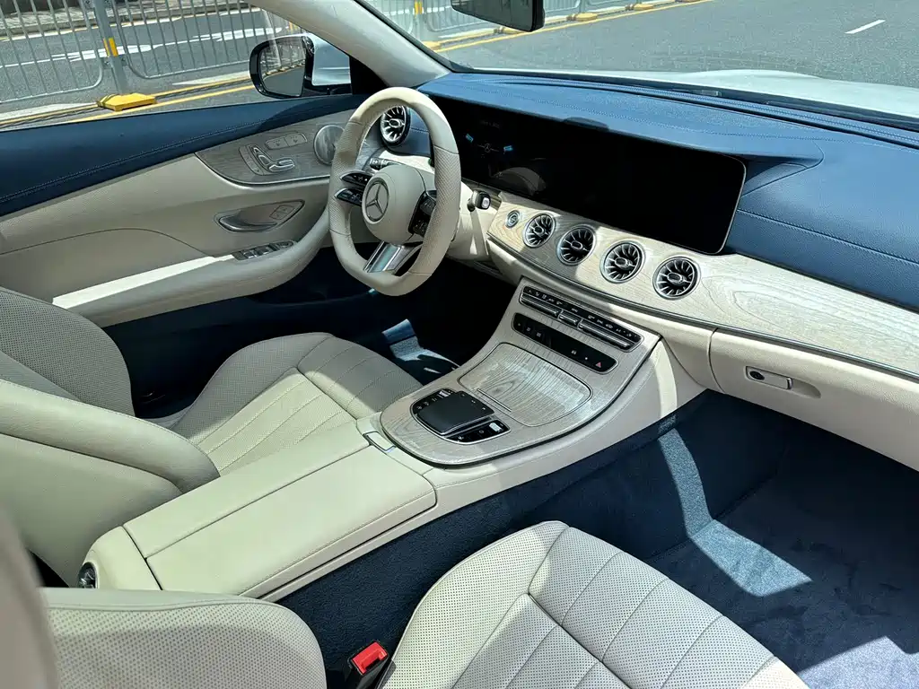 Mercedes-Benz E-Class 2022