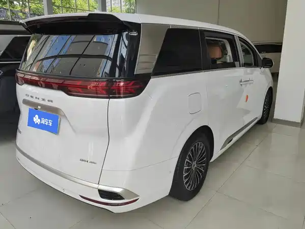 Denza D9 2023