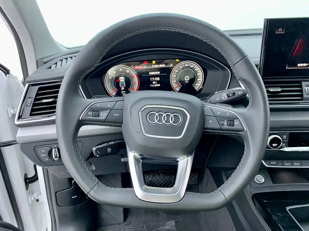 Audi Q5L 2022 — фото 20