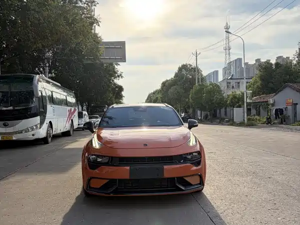 Lynk & Co 02 Hatchback 2021