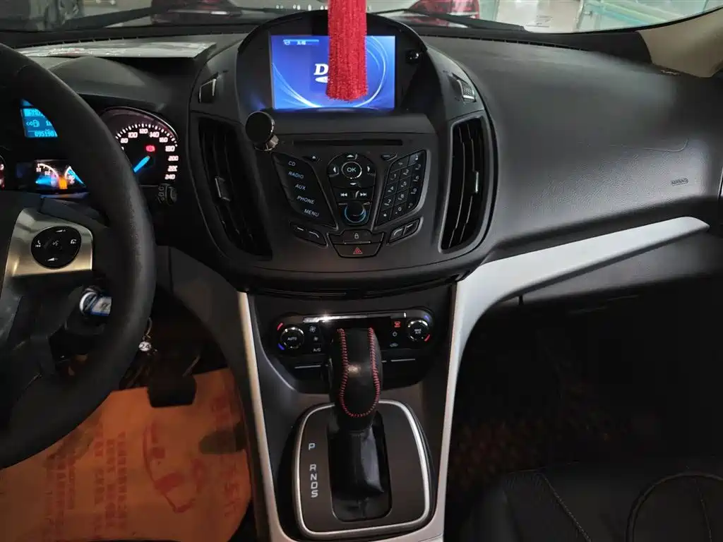 Ford Kuga 2016 — фото 13