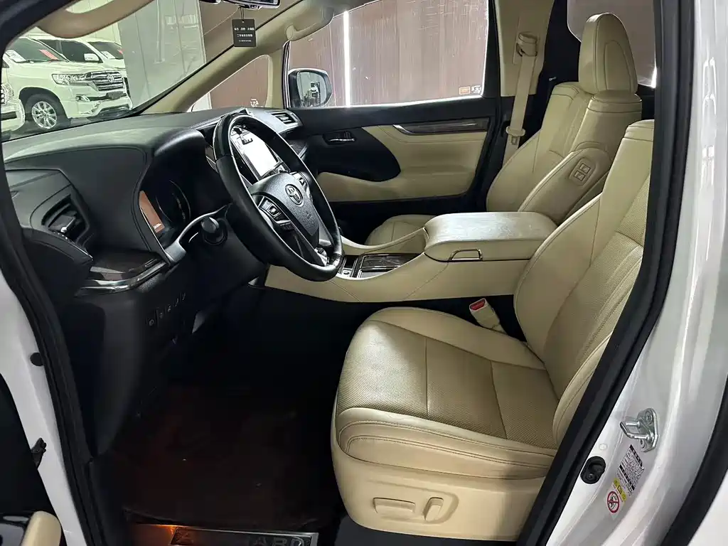 Toyota Alphard 2019 — фото 4