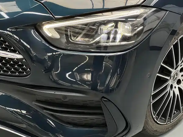 Mercedes-Benz C-Class 2024
