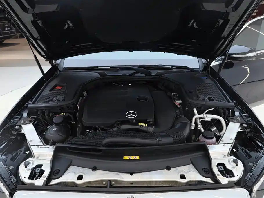 Mercedes-Benz E-Class 2020 — фото 19