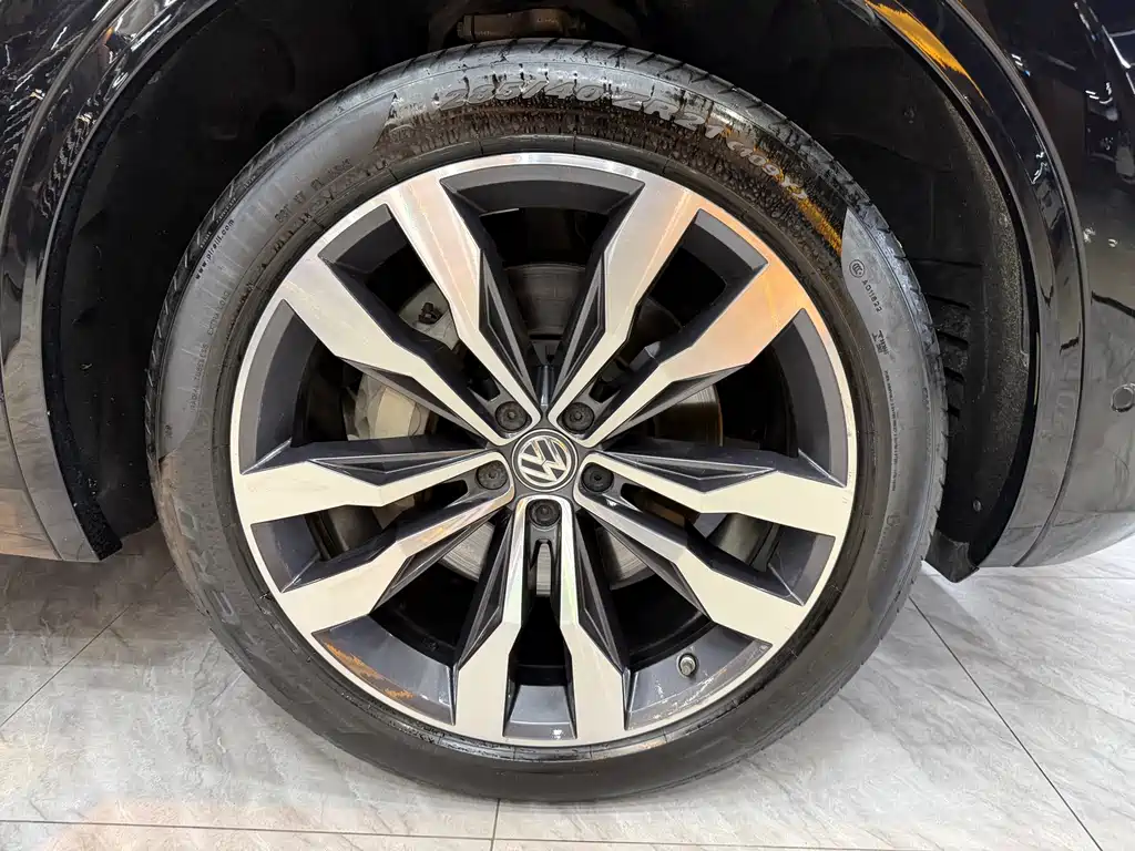 Volkswagen Touareg 2019 — фото 24