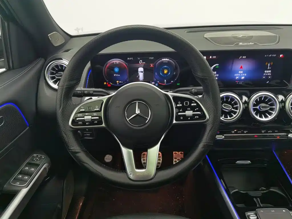 Mercedes-Benz GLB 2023 — фото 11