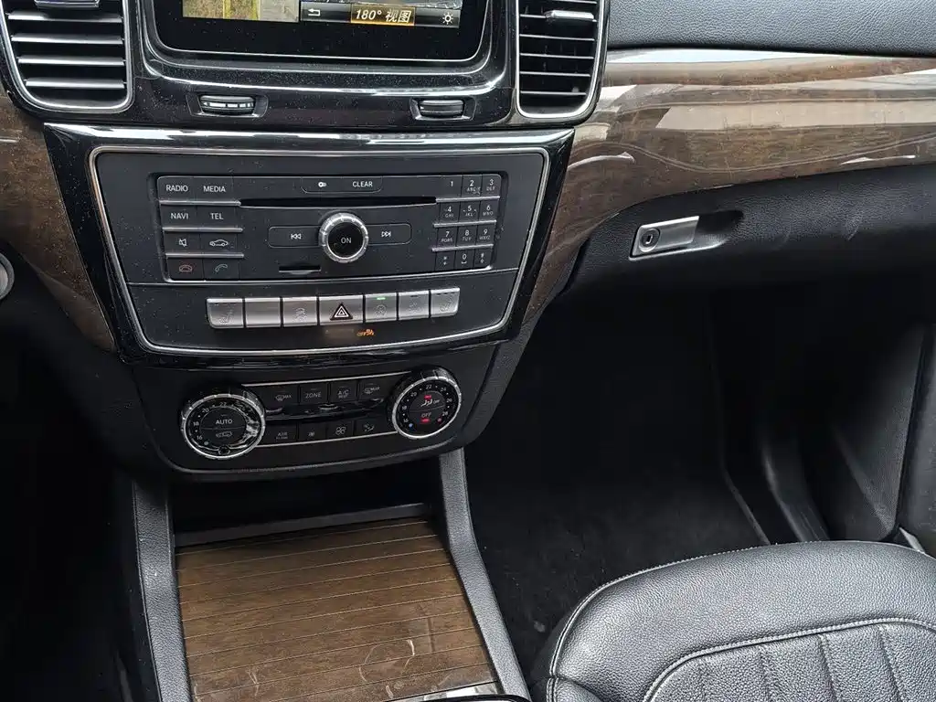 Mercedes-Benz GLS 2018 — фото 16