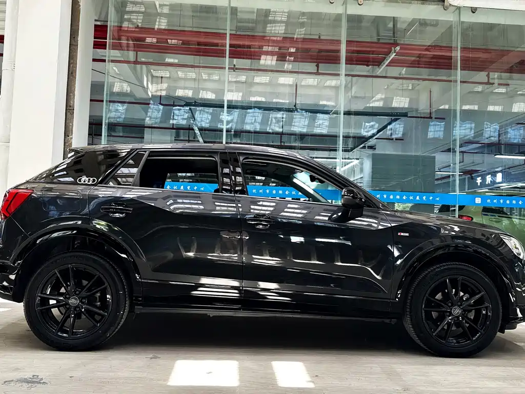 Audi Q2L 2022