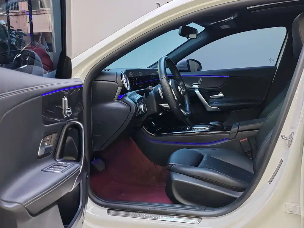 Mercedes-Benz A-Class 2022 — фото 8