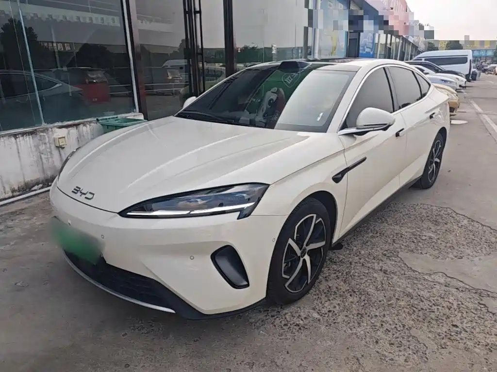 BYD Seal 07 DM-i 2025 — фото 2