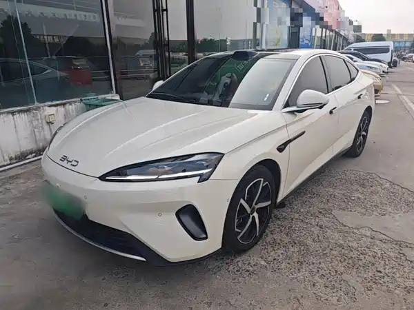 BYD Seal 07 DM-i 2025