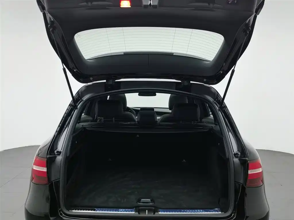 Mercedes-Benz GLC 2018 — фото 16