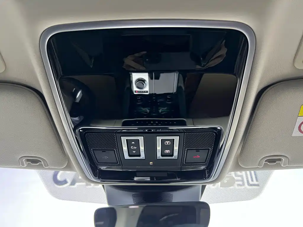 Land Rover Range Rover 2022 — фото 25