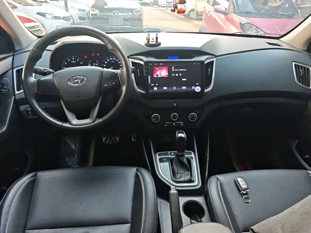 Hyundai ix25 2017 — фото 10