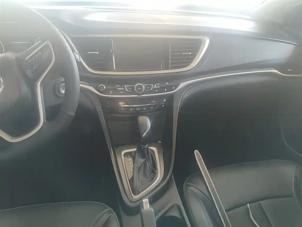 Buick Excelle 2019 — фото 13