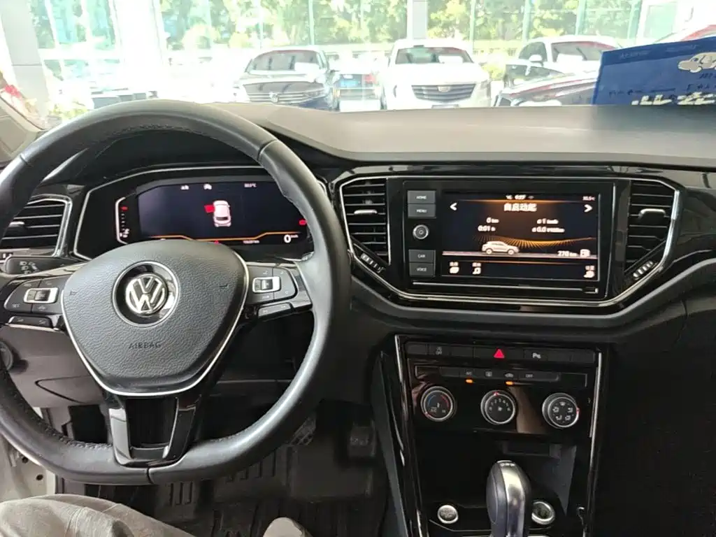 Volkswagen T-Roc 2020 — фото 10