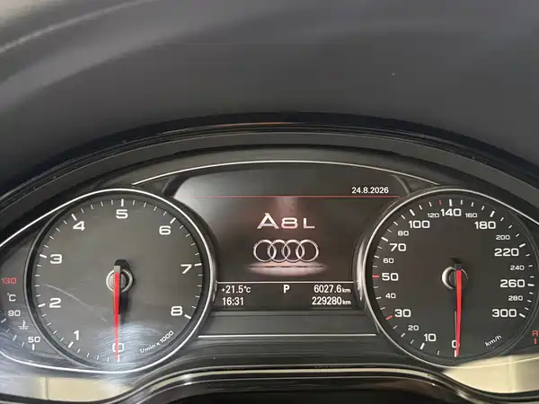 Audi A8 2016