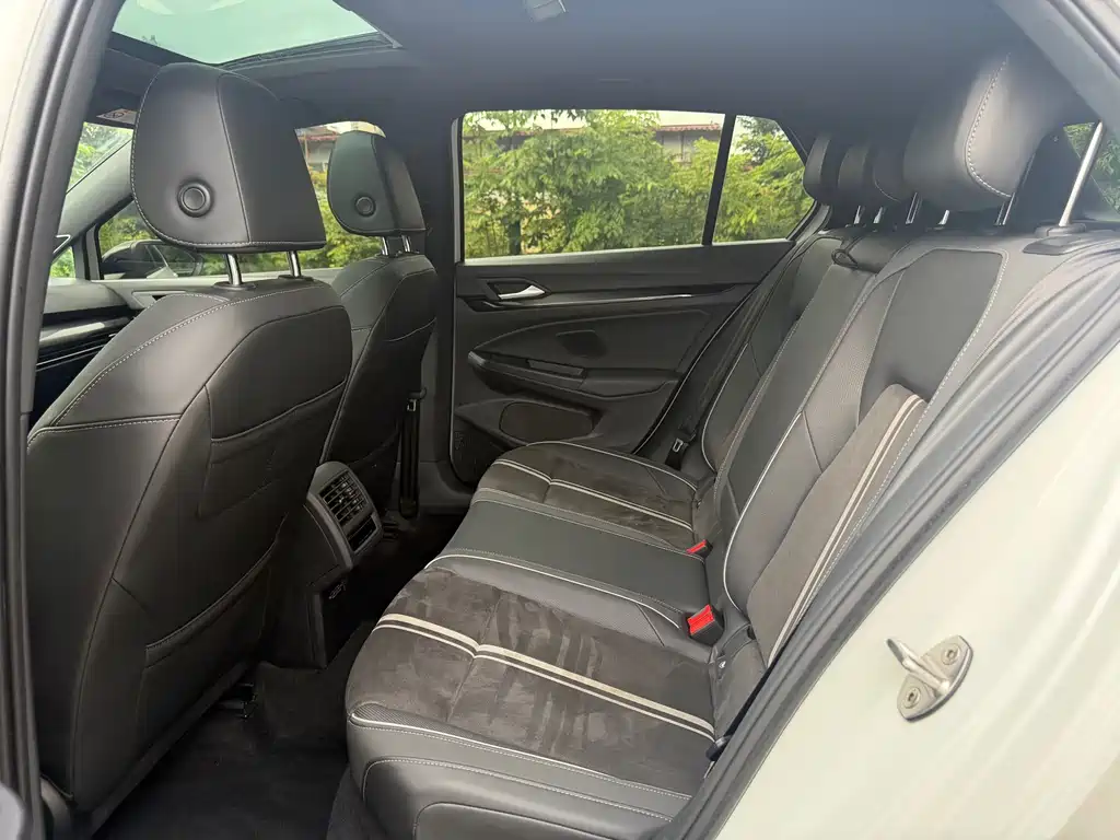 Volkswagen Golf 2021