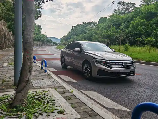 Volkswagen Sagitar 2023