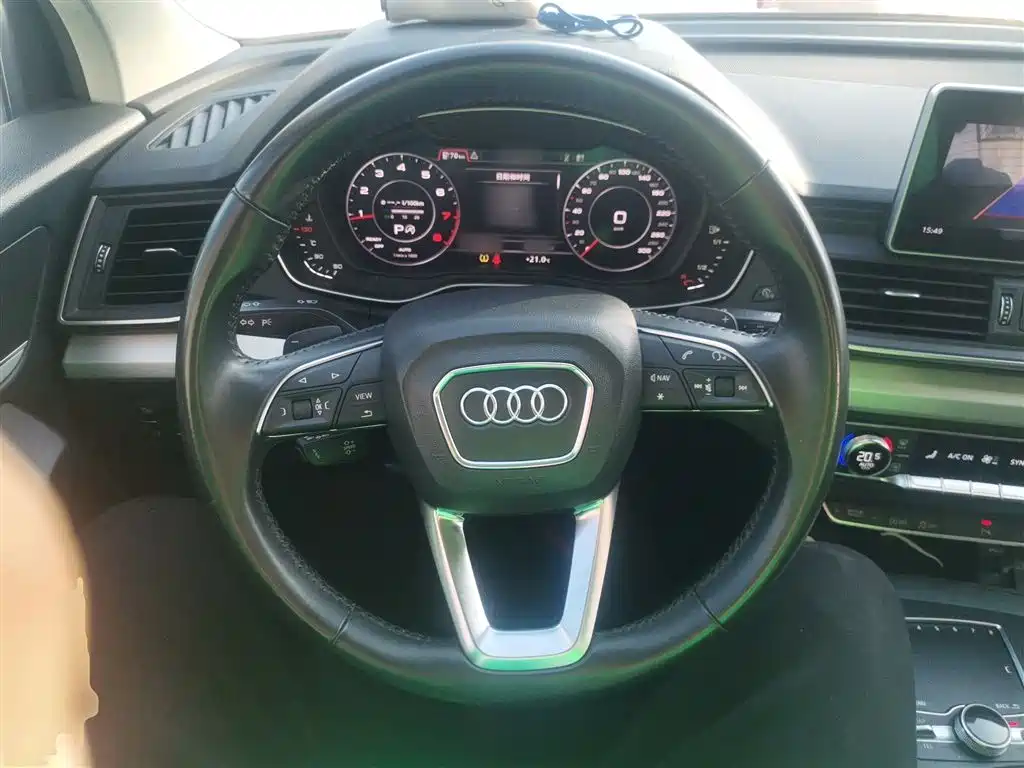 Audi Q5L 2020 — фото 8