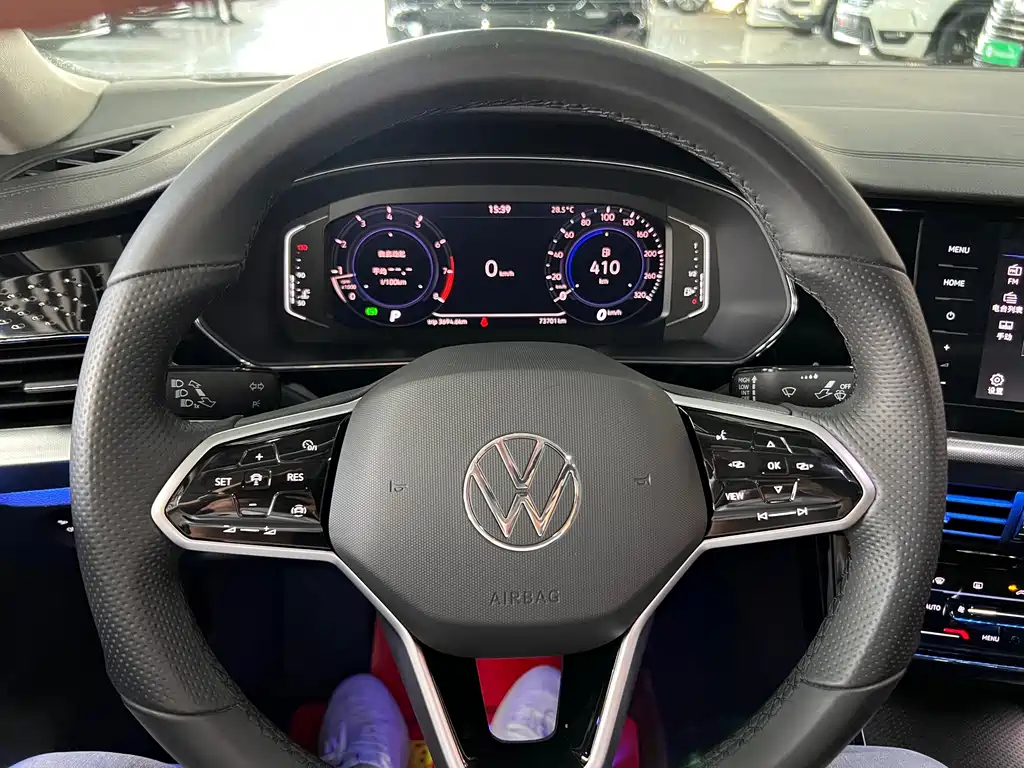 Volkswagen Passat 2023 — фото 16
