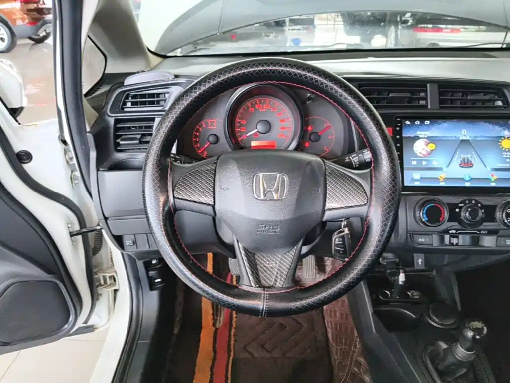 Honda Fit 2016 — фото 11